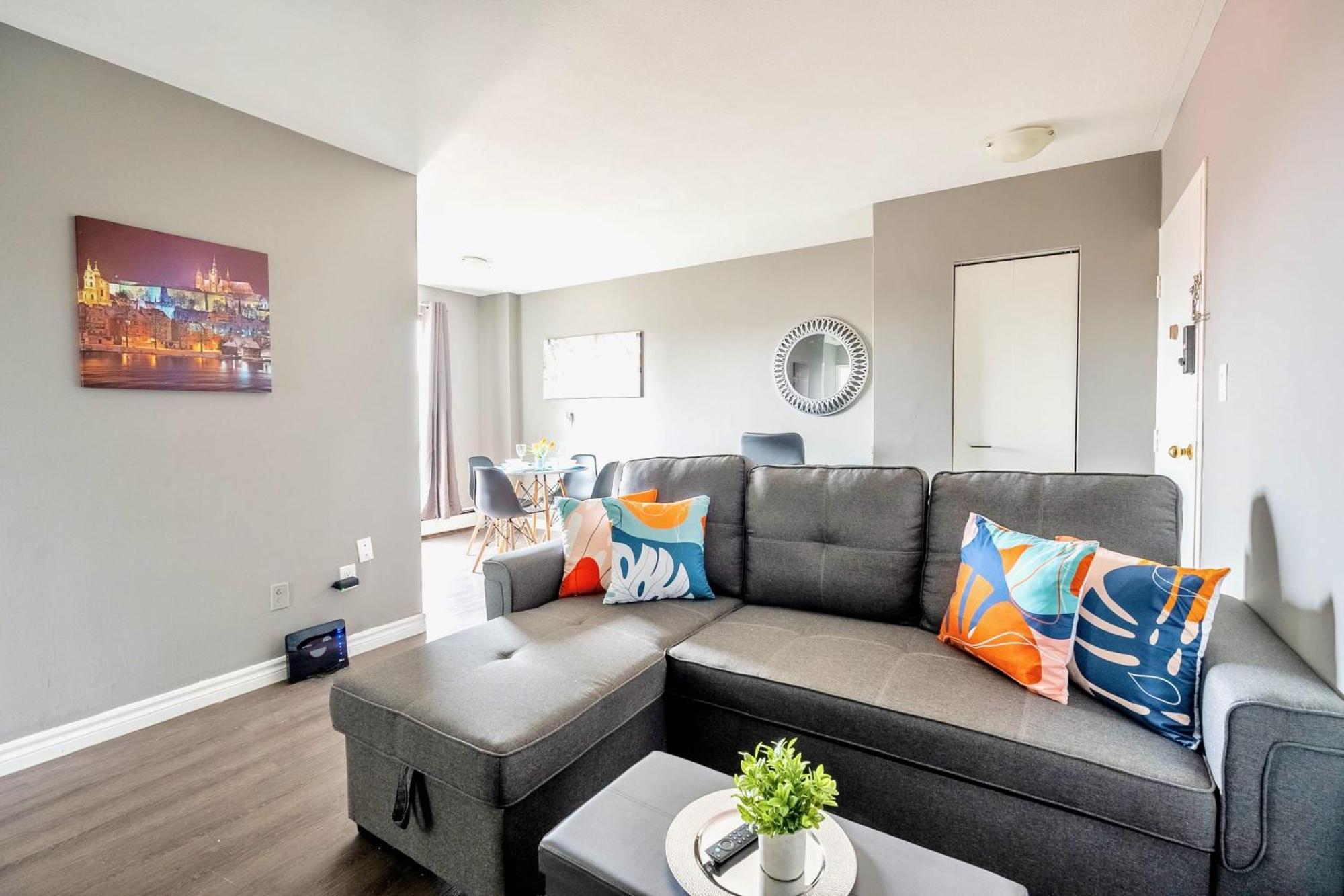 ハミルトンNewly Renovated 2Br Unit In Glenview Westアパートメント エクステリア 写真