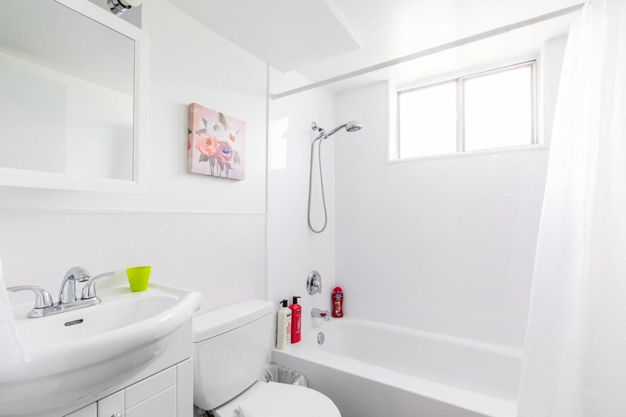 ハミルトンNewly Renovated 2Br Unit In Glenview Westアパートメント エクステリア 写真